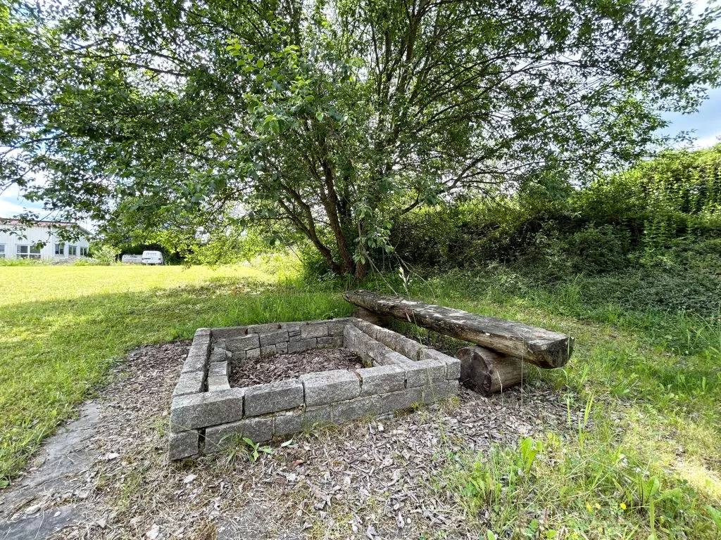 Immobilienangebot - Deißlingen-Lauffen - Alle - TOP-Gewerbehalle auf 752 m². Besonders hell.
3 Büros, Aufenthaltsraum, Toiletten. Stellplätze.