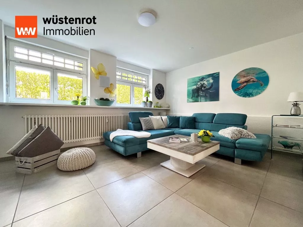 Immobilienangebot - Singen - Alle - SPEKTAKULÄR. Moderne 3 Zimmer auf 80 m².
Mit toller Galerieebene. Plus Balkon, Terrasse
und Garage.