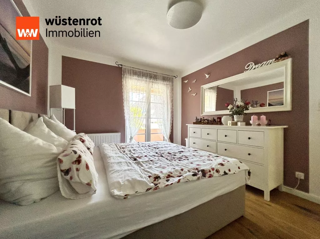 Immobilienangebot - Engen / Welschingen - Alle - Uriges Bauernhaus! 8 Zimmer auf 167 m².
Plus: 2 Scheunen, 4 Schuppen, 2 Garagen
mit 674 m² Fläche.
