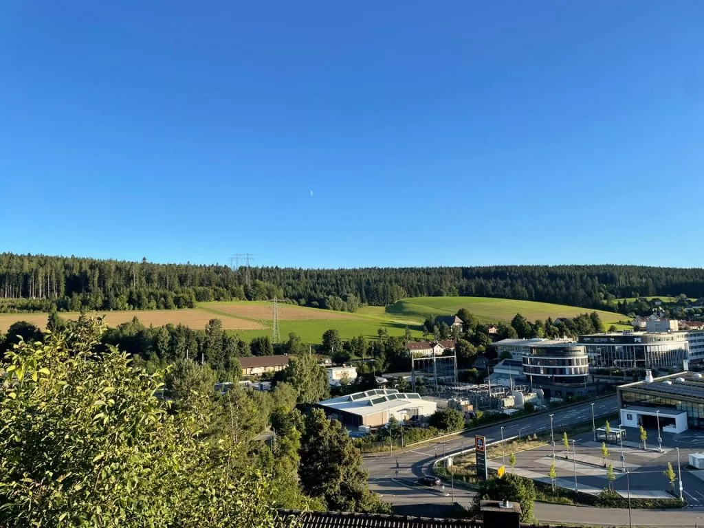 Immobilienangebot - Sankt Georgen im Schwarzwald - Alle - Ihr Zuhause zum Verlieben. 3 Zimmer auf 97 m²
über zwei Ebenen. TOP-gepflegt. WOW-Ausblick.
Garage.