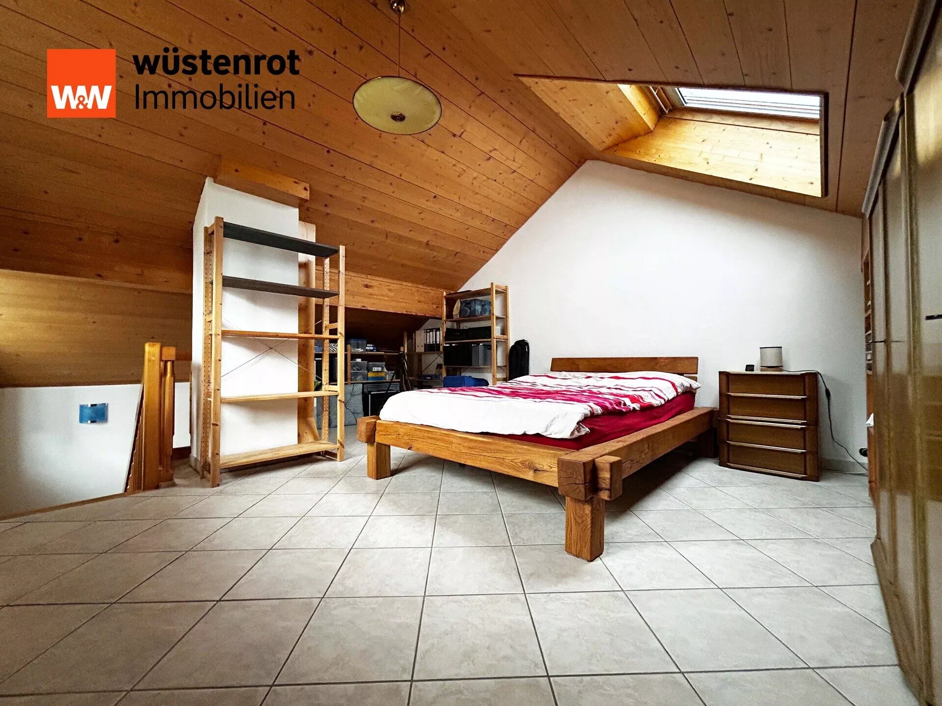 Immobilienangebot - Sankt Georgen im Schwarzwald - Alle - Ihr Zuhause zum Verlieben. 3 Zimmer auf 97 m²
über zwei Ebenen. TOP-gepflegt. WOW-Ausblick.
Garage.