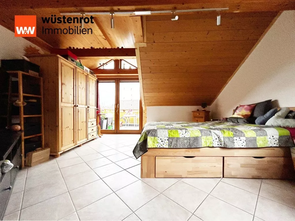 Immobilienangebot - Sankt Georgen im Schwarzwald - Alle - Ihr Zuhause zum Verlieben. 3 Zimmer auf 97 m²
über zwei Ebenen. TOP-gepflegt. WOW-Ausblick.
Garage.