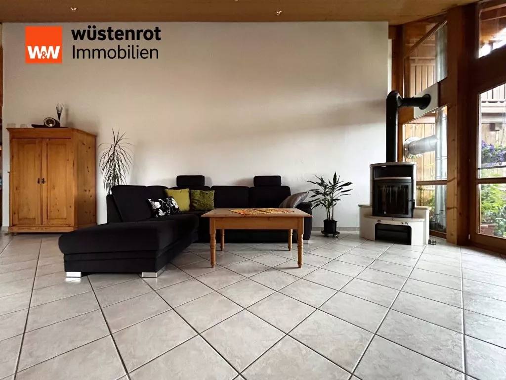 Immobilienangebot - Sankt Georgen im Schwarzwald - Alle - Ihr Zuhause zum Verlieben. 3 Zimmer auf 97 m²
über zwei Ebenen. TOP-gepflegt. WOW-Ausblick.
Garage.