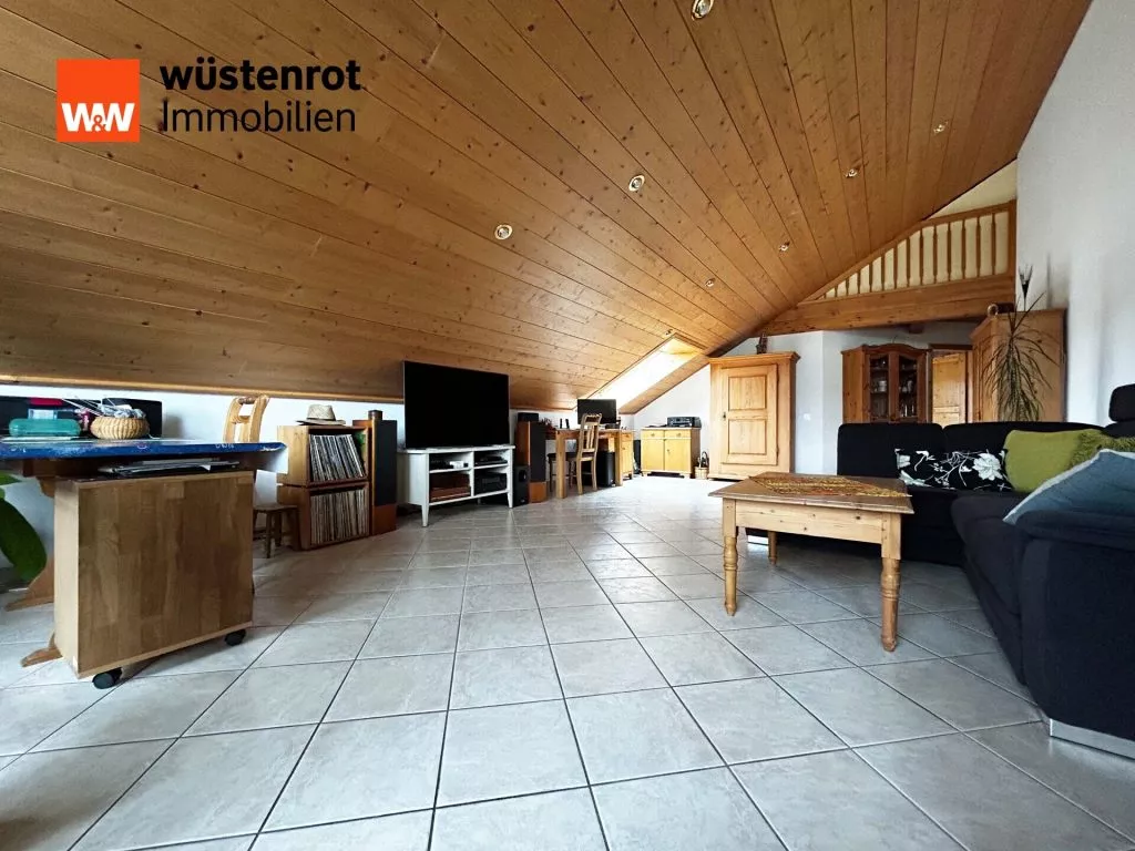 Immobilienangebot - Sankt Georgen im Schwarzwald - Alle - Ihr Zuhause zum Verlieben. 3 Zimmer auf 97 m²
über zwei Ebenen. TOP-gepflegt. WOW-Ausblick.
Garage.