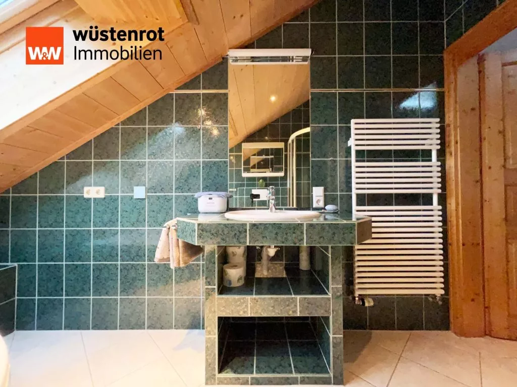 Immobilienangebot - Sankt Georgen im Schwarzwald - Alle - Ihr Zuhause zum Verlieben. 3 Zimmer auf 97 m²
über zwei Ebenen. TOP-gepflegt. WOW-Ausblick.
Garage.