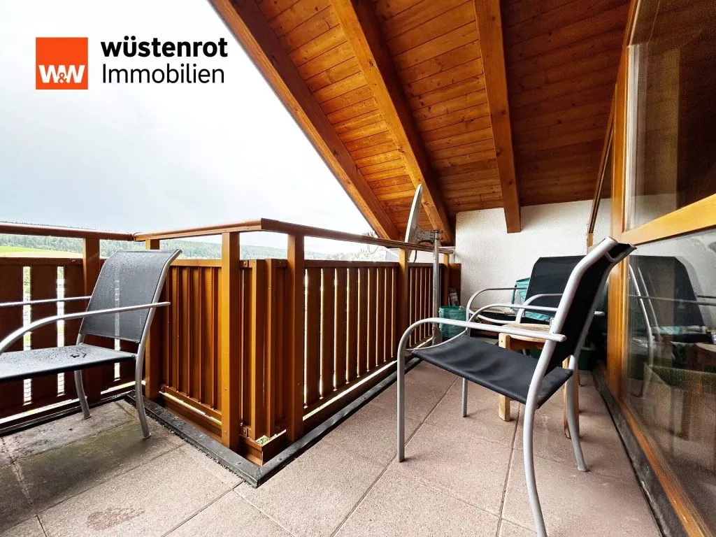 Immobilienangebot - Sankt Georgen im Schwarzwald - Alle - Ihr Zuhause zum Verlieben. 3 Zimmer auf 97 m²
über zwei Ebenen. TOP-gepflegt. WOW-Ausblick.
Garage.