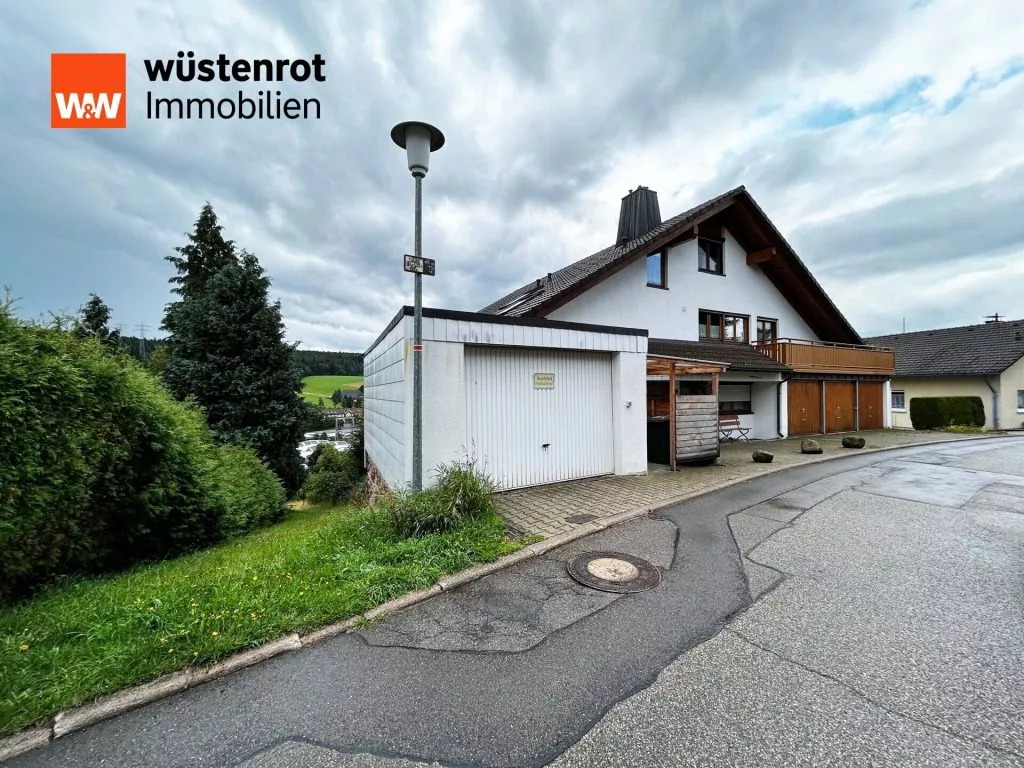 Immobilienangebot - Sankt Georgen im Schwarzwald - Alle - Ihr Zuhause zum Verlieben. 3 Zimmer auf 97 m²
über zwei Ebenen. TOP-gepflegt. WOW-Ausblick.
Garage.