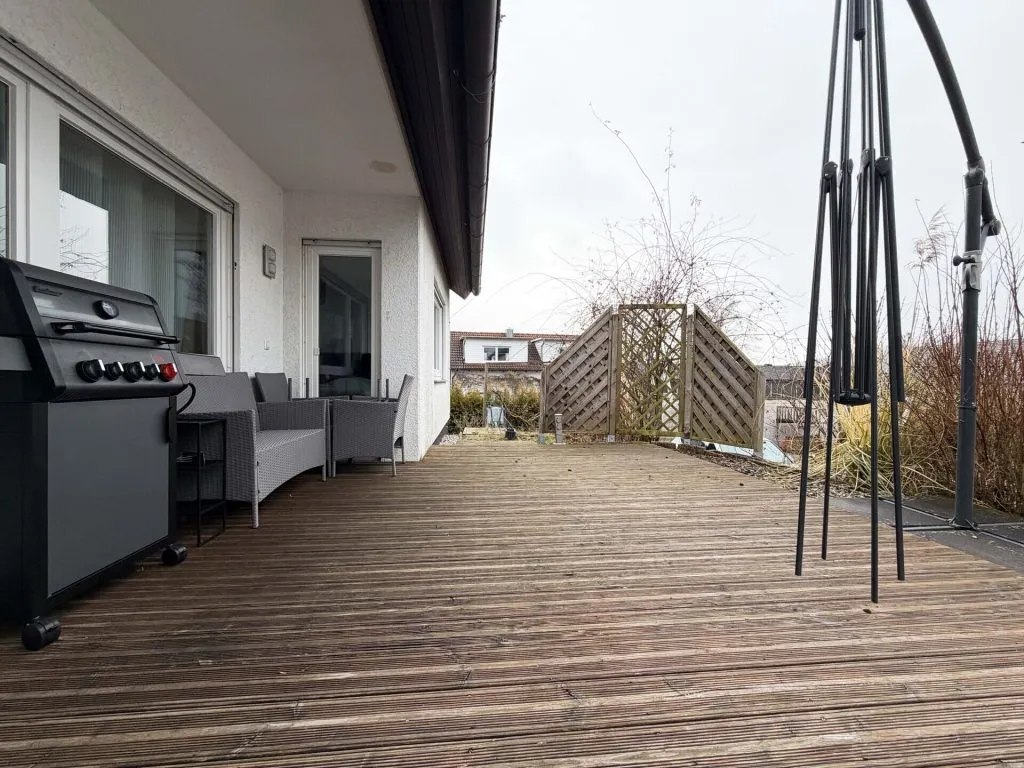 Immobilienangebot - Hilzingen - Alle - Sorry...leider reserviert. 7 helle Zimmer
auf 149 m². Mit Terrasse und schicker Einliegerwohnung.
