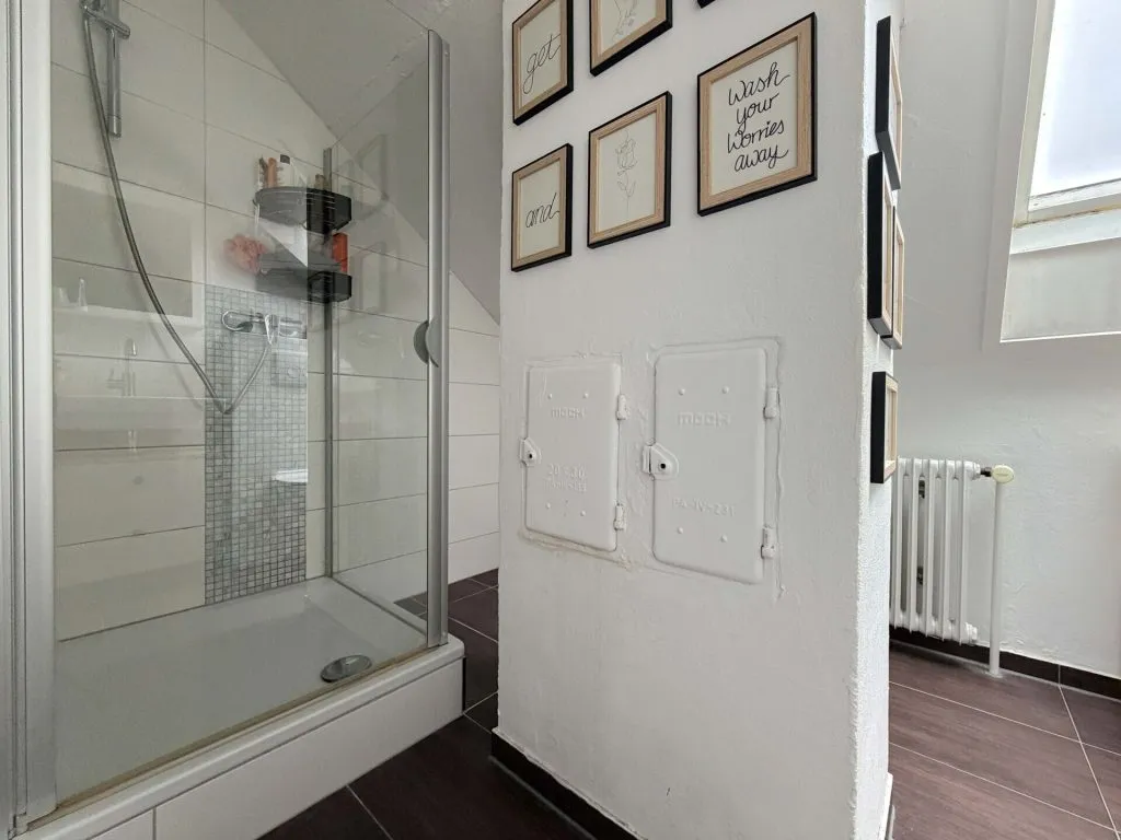 Immobilienangebot - Hilzingen - Alle - Sorry...leider reserviert. 7 helle Zimmer
auf 149 m². Mit Terrasse und schicker Einliegerwohnung.