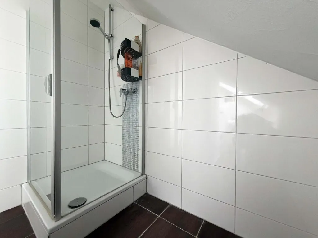 Immobilienangebot - Hilzingen - Alle - Sorry...leider reserviert. 7 helle Zimmer
auf 149 m². Mit Terrasse und schicker Einliegerwohnung.