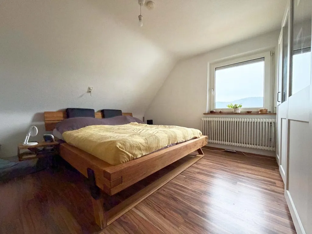 Immobilienangebot - Rietheim-Weilheim / Bulzingen - Alle - Familien-Zuhause. 7 Zimmer auf 136 m².
Toller Garten. Garage und 2 Stellplätze. 
Zum TOP-Preis !