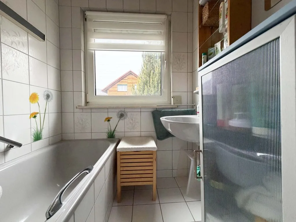 Immobilienangebot - Rietheim-Weilheim / Bulzingen - Alle - Familien-Zuhause. 7 Zimmer auf 136 m².
Toller Garten. Garage und 2 Stellplätze. 
Zum TOP-Preis !