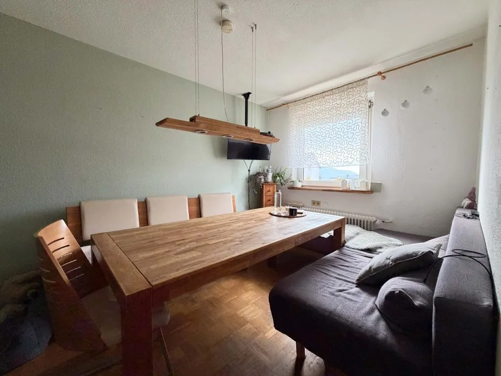 Immobilienangebot - Rietheim-Weilheim / Bulzingen - Alle - Familien-Zuhause. 7 Zimmer auf 136 m².
Toller Garten. Garage und 2 Stellplätze. 
Zum TOP-Preis !