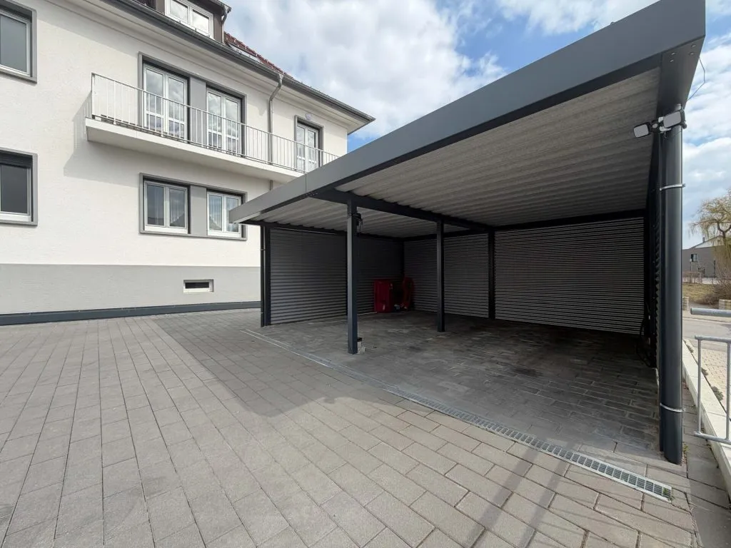 Immobilienangebot - Donaueschingen - Alle - Sorry...leider reserviert. Stein auf Stein.
5 Zimmer auf 126 m². TOP-Zustand. Mit
eigenem Carport.