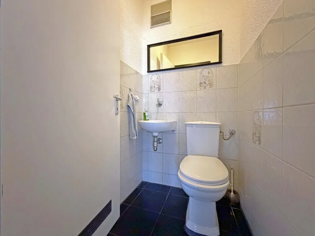 Immobilienangebot - Villingen-Schwenningen - Alle - Sorry...leider reserviert. 3 große Zimmer auf
88 m². Überdachter Mega-Balkon. Eigene
Tiefgarage.