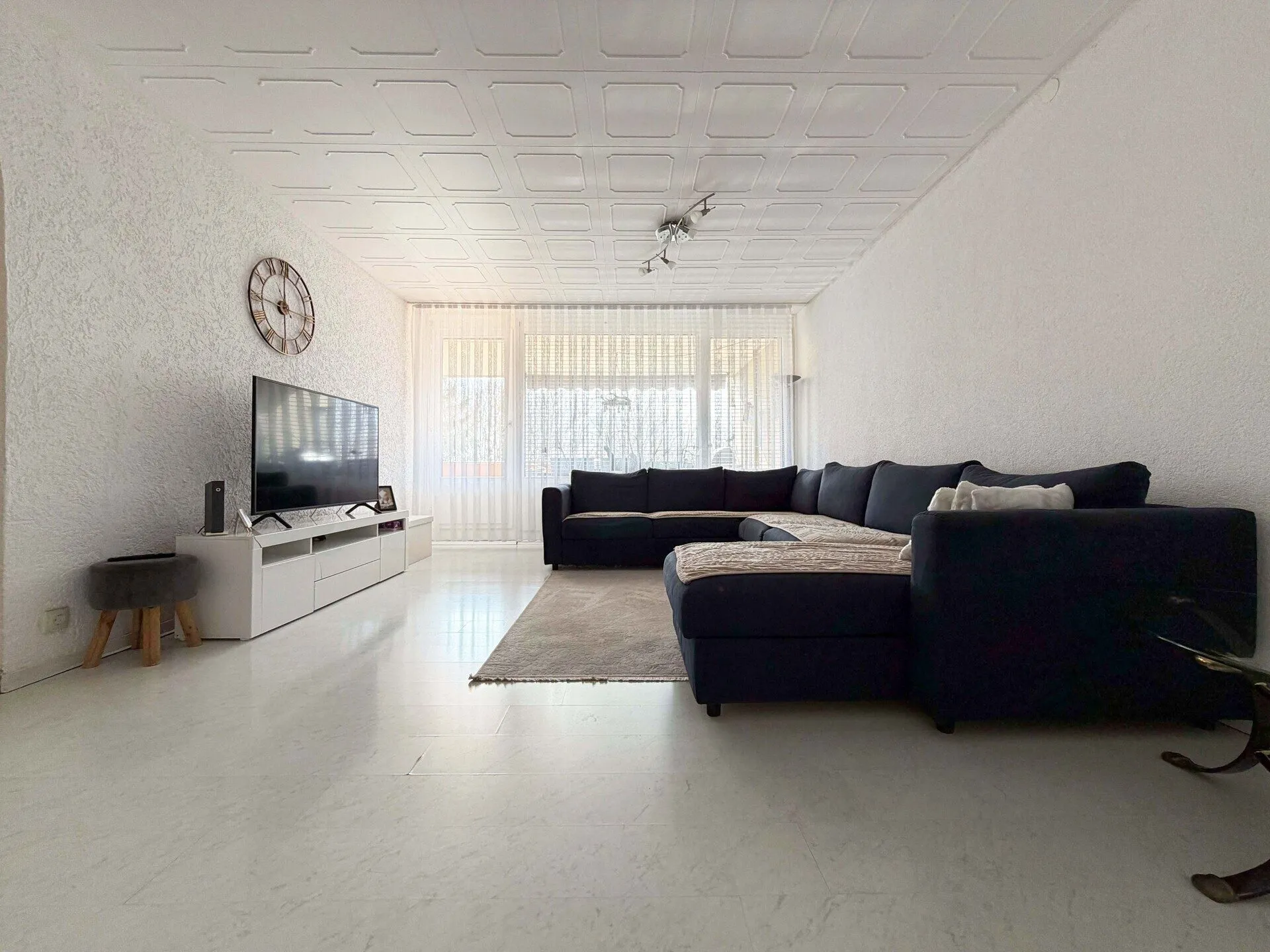 Immobilienangebot - Villingen-Schwenningen - Alle - Sorry...leider reserviert. 3 große Zimmer auf
88 m². Überdachter Mega-Balkon. Eigene
Tiefgarage.