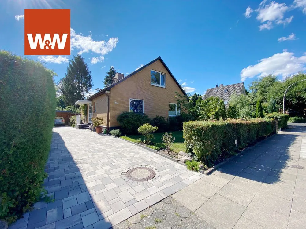 Immobilienangebot - Hamburg-Tonndorf - Alle - Tonndorf: TOP-Chance. Freistehendes
Einfamilienhaus. 153 m² Wohnfläche.
5 Zimmer. 483 m² Grundstück.