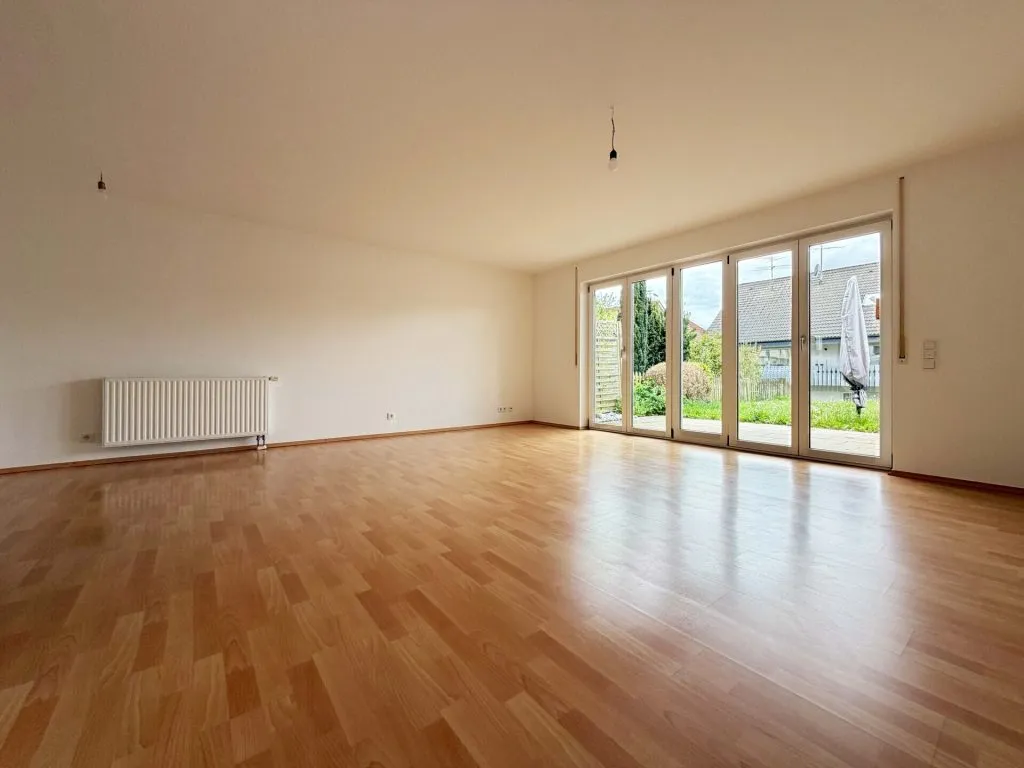 Immobilienangebot - Villingendorf - Alle - Herzensheimat für Familien. 5 moderne Zimmer
auf 132 m². TOP-Energiewerte. Eigener Garten &
Carport.