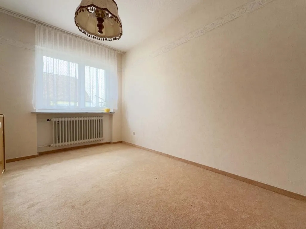 Immobilienangebot - Stutensee / Staffort - Alle - Vier Wände - ein Volltreffer. Schönes Zuhause.
3 Wohnungen. 10 Zimmer auf 241 m². Garten
& Garagen.