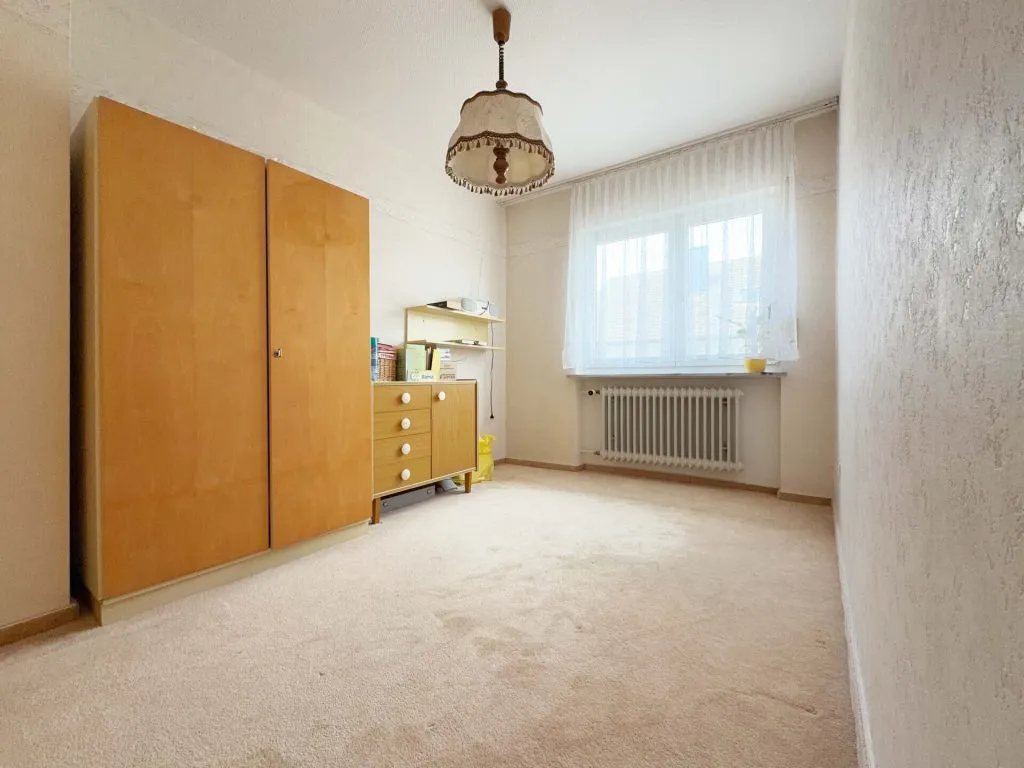 Immobilienangebot - Stutensee / Staffort - Alle - Vier Wände - ein Volltreffer. Schönes Zuhause.
3 Wohnungen. 10 Zimmer auf 241 m². Garten
& Garagen.
