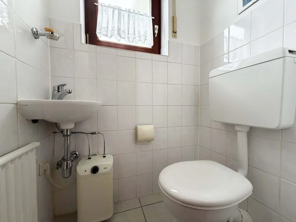 Immobilienangebot - Stutensee / Staffort - Alle - Vier Wände - ein Volltreffer. Schönes Zuhause.
3 Wohnungen. 10 Zimmer auf 241 m². Garten
& Garagen.