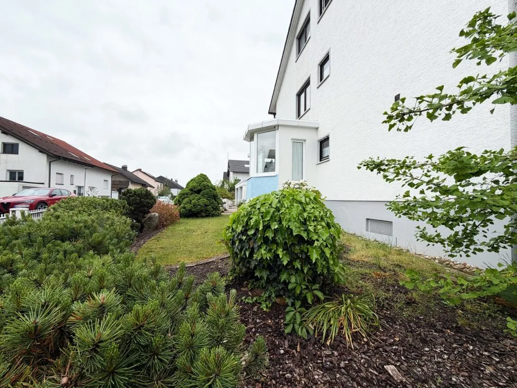 Immobilienangebot - Stutensee / Staffort - Alle - Vier Wände - ein Volltreffer. Schönes Zuhause.
3 Wohnungen. 10 Zimmer auf 241 m². Garten
& Garagen.
