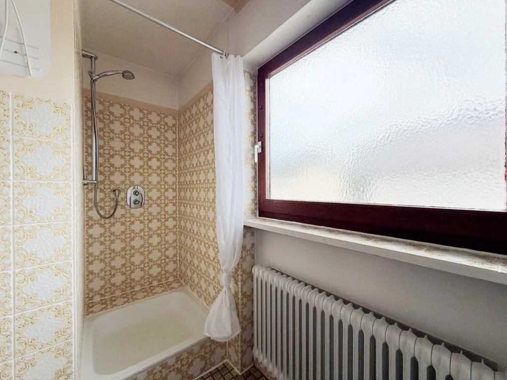 Immobilienangebot - Stutensee / Staffort - Alle - Vier Wände - ein Volltreffer. Schönes Zuhause.
3 Wohnungen. 10 Zimmer auf 241 m². Garten
& Garagen.