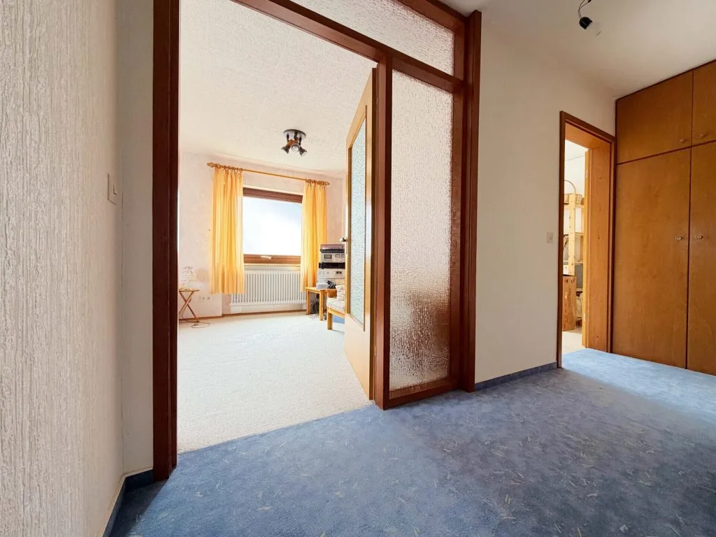 Immobilienangebot - Stutensee / Staffort - Alle - Vier Wände - ein Volltreffer. Schönes Zuhause.
3 Wohnungen. 10 Zimmer auf 241 m². Garten
& Garagen.