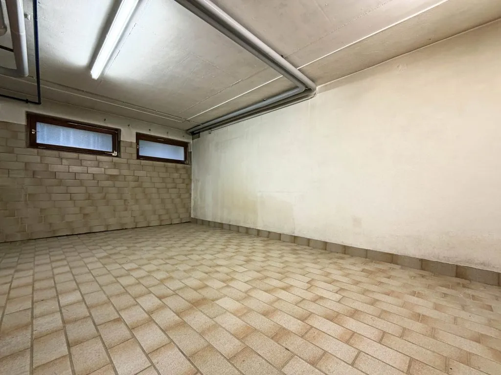 Immobilienangebot - Seitingen-Oberflacht - Alle - Besonderes Haus für besondere Ideen.
10 Zimmer auf 240 m². Mit Garten und
großen Garagen. TOP-Preis.
