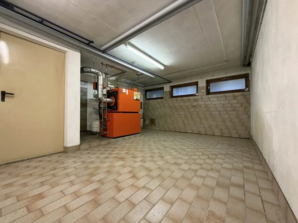 Immobilienangebot - Seitingen-Oberflacht - Alle - Besonderes Haus für besondere Ideen.
10 Zimmer auf 240 m². Mit Garten und
großen Garagen. TOP-Preis.