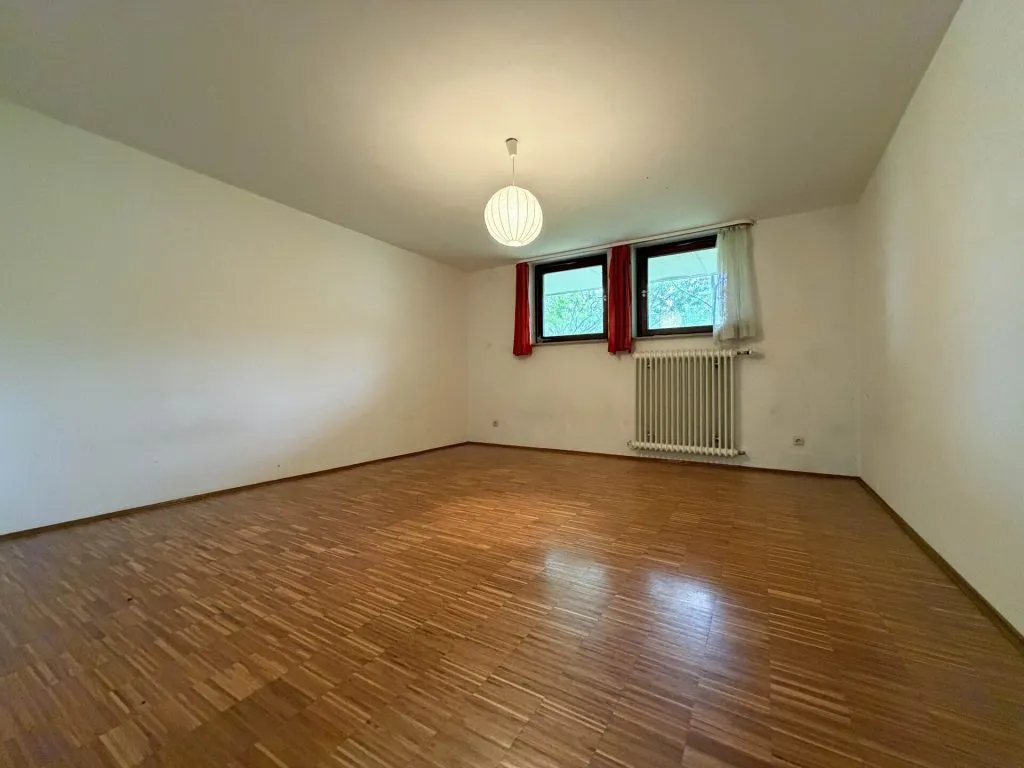 Immobilienangebot - Seitingen-Oberflacht - Alle - Besonderes Haus für besondere Ideen.
10 Zimmer auf 240 m². Mit Garten und
großen Garagen. TOP-Preis.