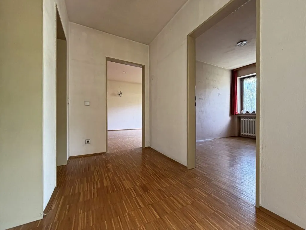 Immobilienangebot - Seitingen-Oberflacht - Alle - Besonderes Haus für besondere Ideen.
10 Zimmer auf 240 m². Mit Garten und
großen Garagen. TOP-Preis.