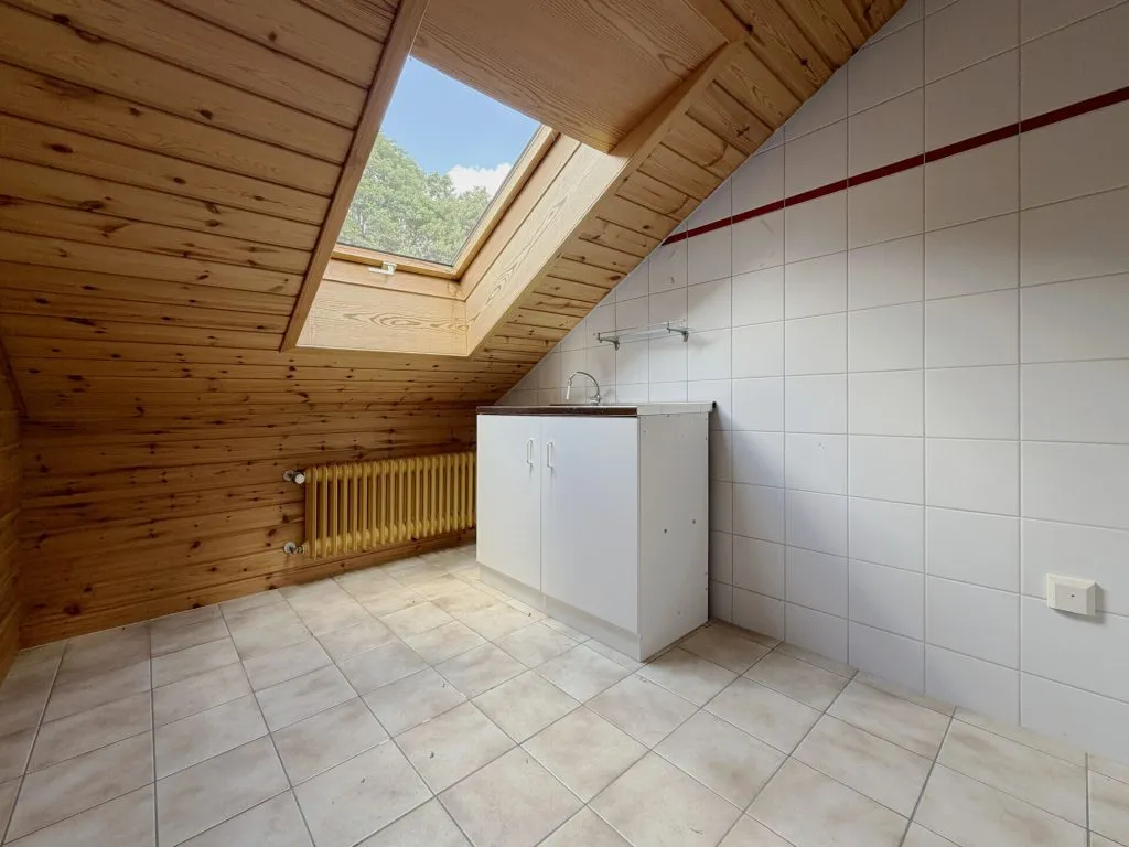 Immobilienangebot - Seitingen-Oberflacht - Alle - Besonderes Haus für besondere Ideen.
10 Zimmer auf 240 m². Mit Garten und
großen Garagen. TOP-Preis.