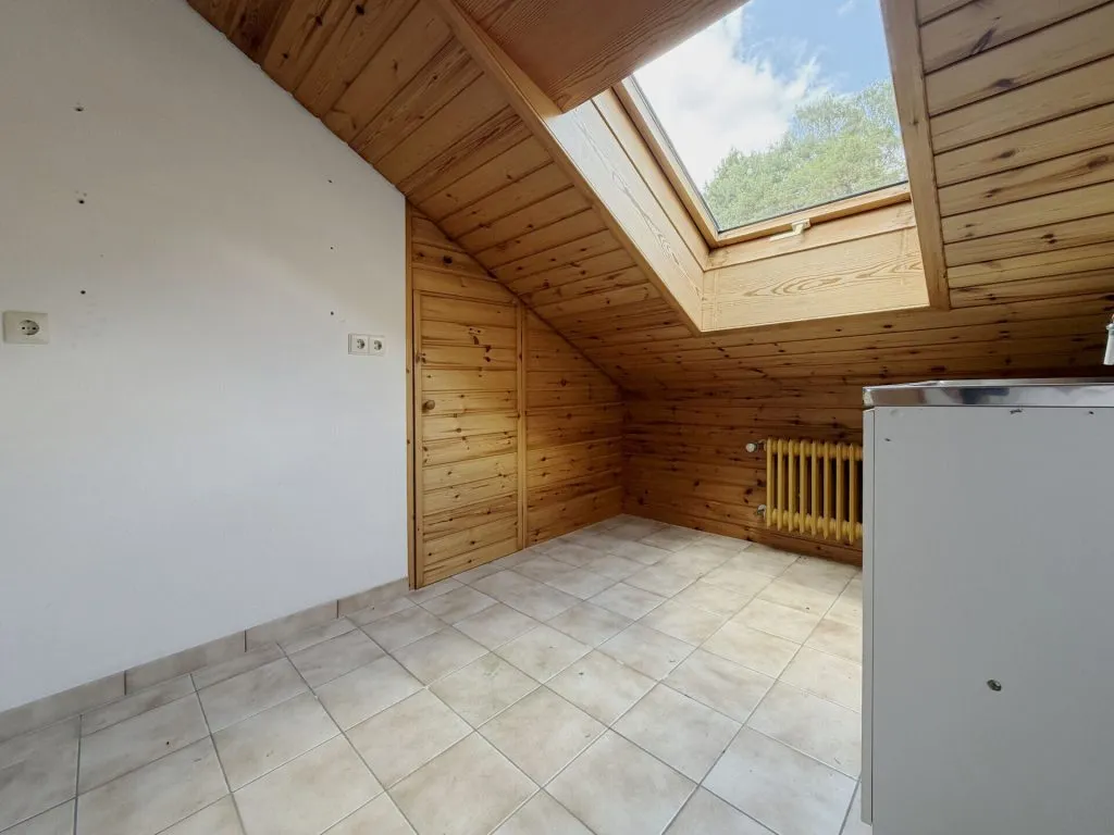 Immobilienangebot - Seitingen-Oberflacht - Alle - Besonderes Haus für besondere Ideen.
10 Zimmer auf 240 m². Mit Garten und
großen Garagen. TOP-Preis.