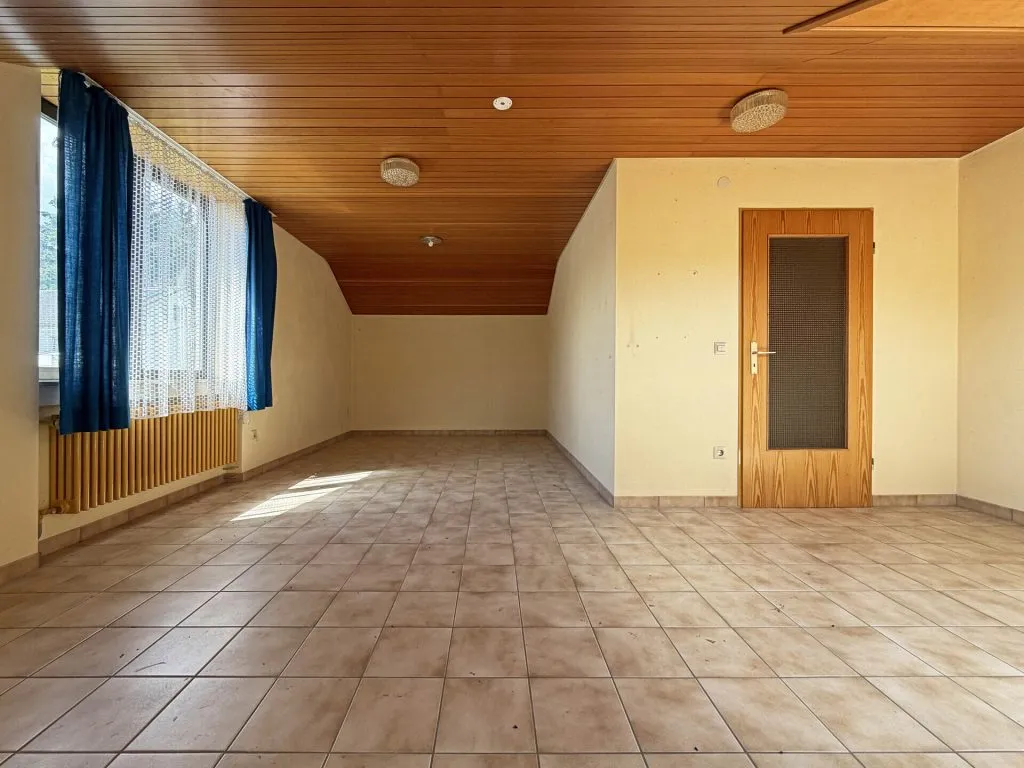 Immobilienangebot - Seitingen-Oberflacht - Alle - Besonderes Haus für besondere Ideen.
10 Zimmer auf 240 m². Mit Garten und
großen Garagen. TOP-Preis.