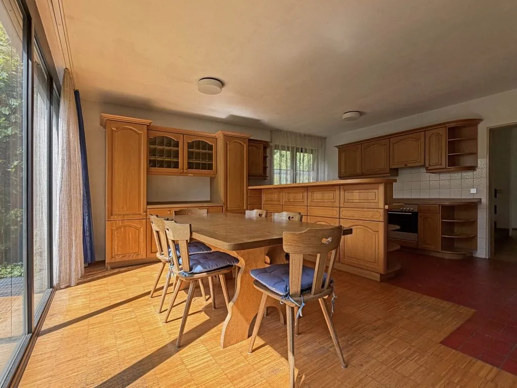 Immobilienangebot - Seitingen-Oberflacht - Alle - Besonderes Haus für besondere Ideen.
10 Zimmer auf 240 m². Mit Garten und
großen Garagen. TOP-Preis.