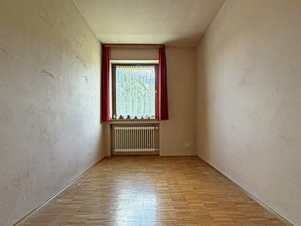 Immobilienangebot - Seitingen-Oberflacht - Alle - Besonderes Haus für besondere Ideen.
10 Zimmer auf 240 m². Mit Garten und
großen Garagen. TOP-Preis.