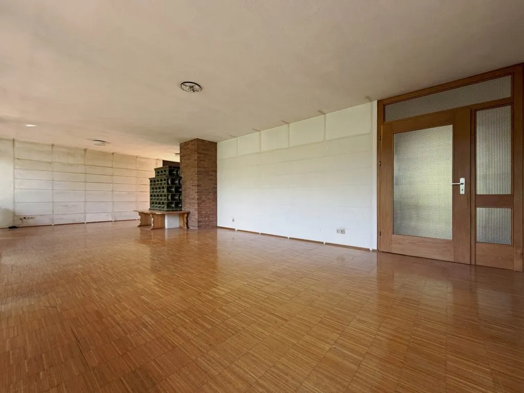 Immobilienangebot - Seitingen-Oberflacht - Alle - Besonderes Haus für besondere Ideen.
10 Zimmer auf 240 m². Mit Garten und
großen Garagen. TOP-Preis.