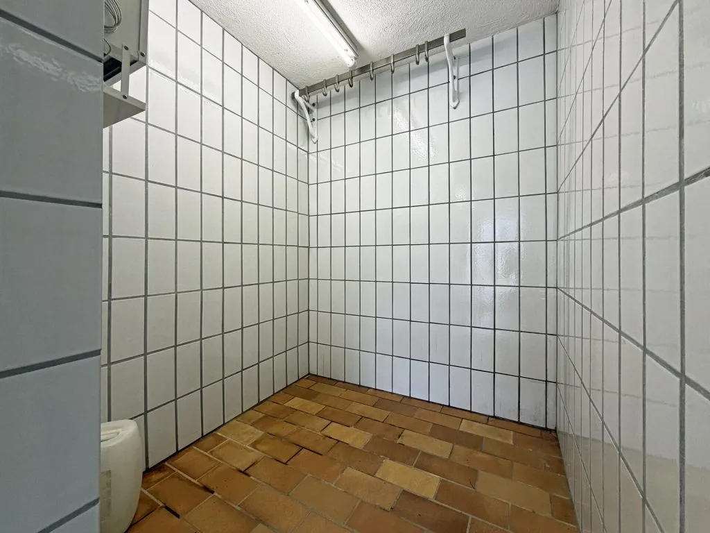 Immobilienangebot - Seitingen-Oberflacht - Alle - Besonderes Haus für besondere Ideen.
10 Zimmer auf 240 m². Mit Garten und
großen Garagen. TOP-Preis.