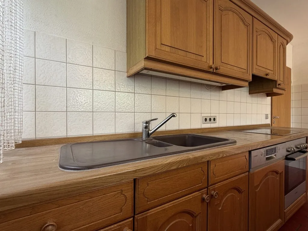 Immobilienangebot - Seitingen-Oberflacht - Alle - Besonderes Haus für besondere Ideen.
10 Zimmer auf 240 m². Mit Garten und
großen Garagen. TOP-Preis.