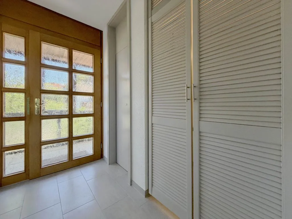 Immobilienangebot - Friedenweiler - Alle - Sorry...leider reserviert. Wohnen auf einer Ebene. 7 Zimmer. 206 m². Einliegerwohnung. 4 Garagen.