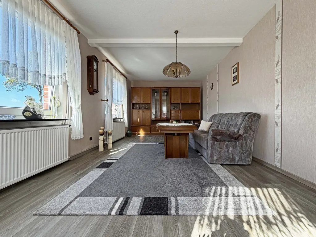 Immobilienangebot - Ditzum - Alle - Moin Ostfriesland. Moin Zuhause.
5 Zimmer voller Gemütlichkeit auf
121 m². Traum-Grundstück. Garage.