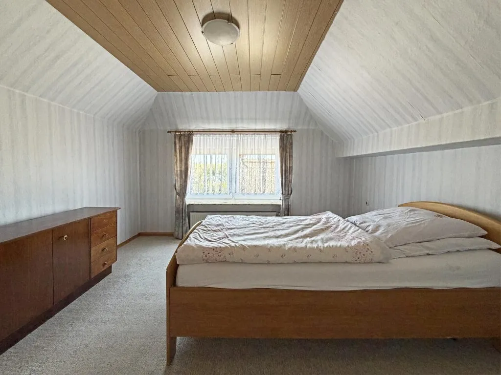 Immobilienangebot - Ditzum - Alle - Moin Ostfriesland. Moin Zuhause.
5 Zimmer voller Gemütlichkeit auf
121 m². Traum-Grundstück. Garage.