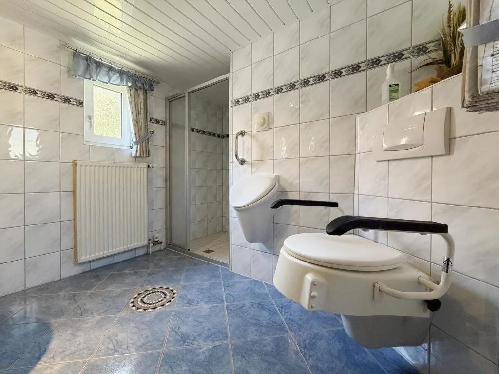 Immobilienangebot - Ditzum - Alle - Moin Ostfriesland. Moin Zuhause.
5 Zimmer voller Gemütlichkeit auf
121 m². Traum-Grundstück. Garage.