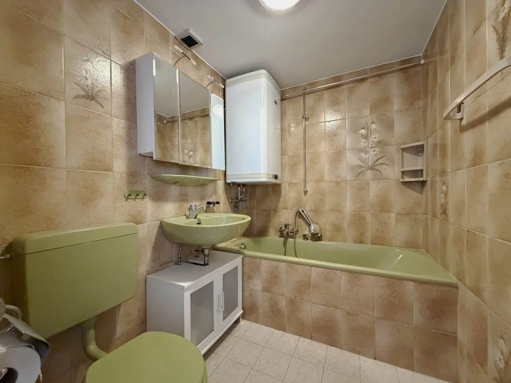 Immobilienangebot - Konstanz / Petershausen - Alle - Sorry...leider reserviert. 1 großes Zimmer plus Küche, Bad und Balkon. 33 m² nur für Dich.