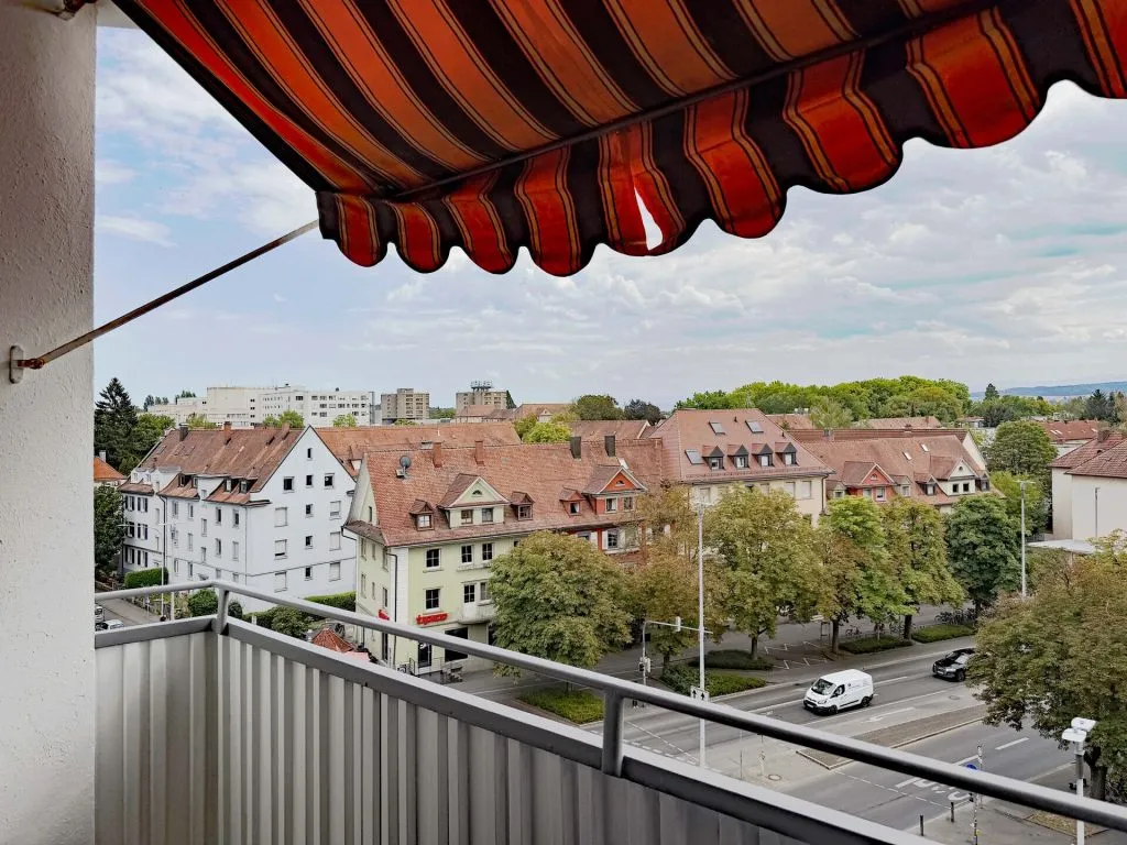 Immobilienangebot - Konstanz / Petershausen - Alle - Sorry...leider reserviert. 1 großes Zimmer plus Küche, Bad und Balkon. 33 m² nur für Dich.