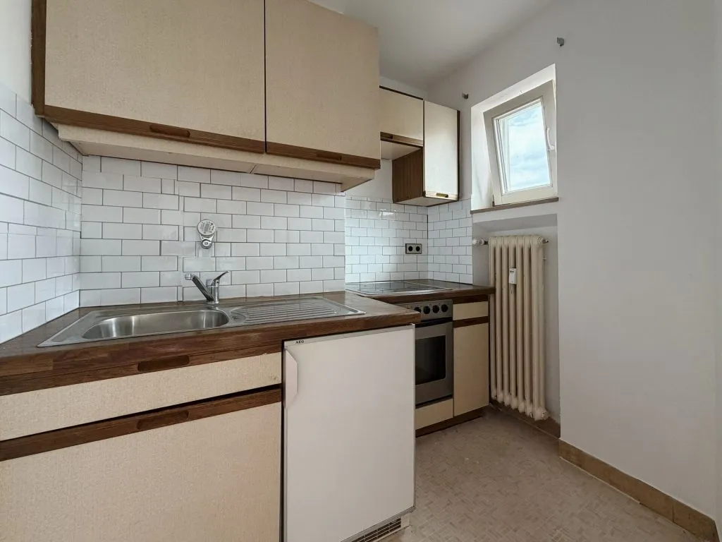 Immobilienangebot - Konstanz / Petershausen - Alle - Sorry...leider reserviert. 1 großes Zimmer plus Küche, Bad und Balkon. 33 m² nur für Dich.
