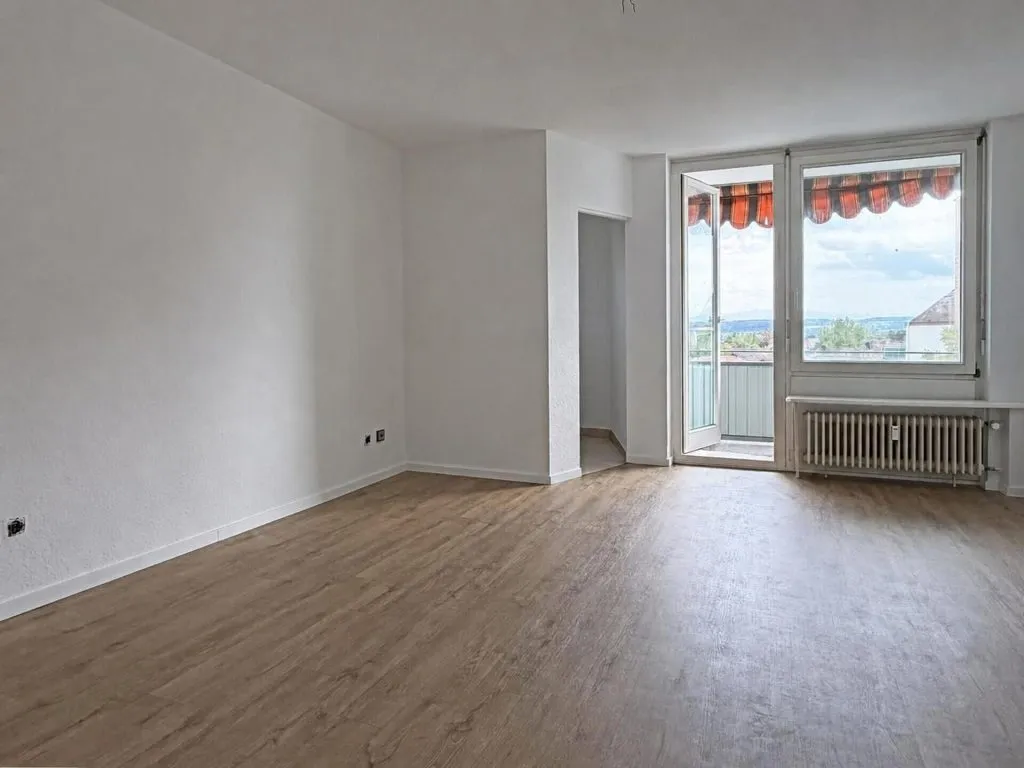 Immobilienangebot - Konstanz / Petershausen - Alle - Sorry...leider reserviert. 1 großes Zimmer plus Küche, Bad und Balkon. 33 m² nur für Dich.