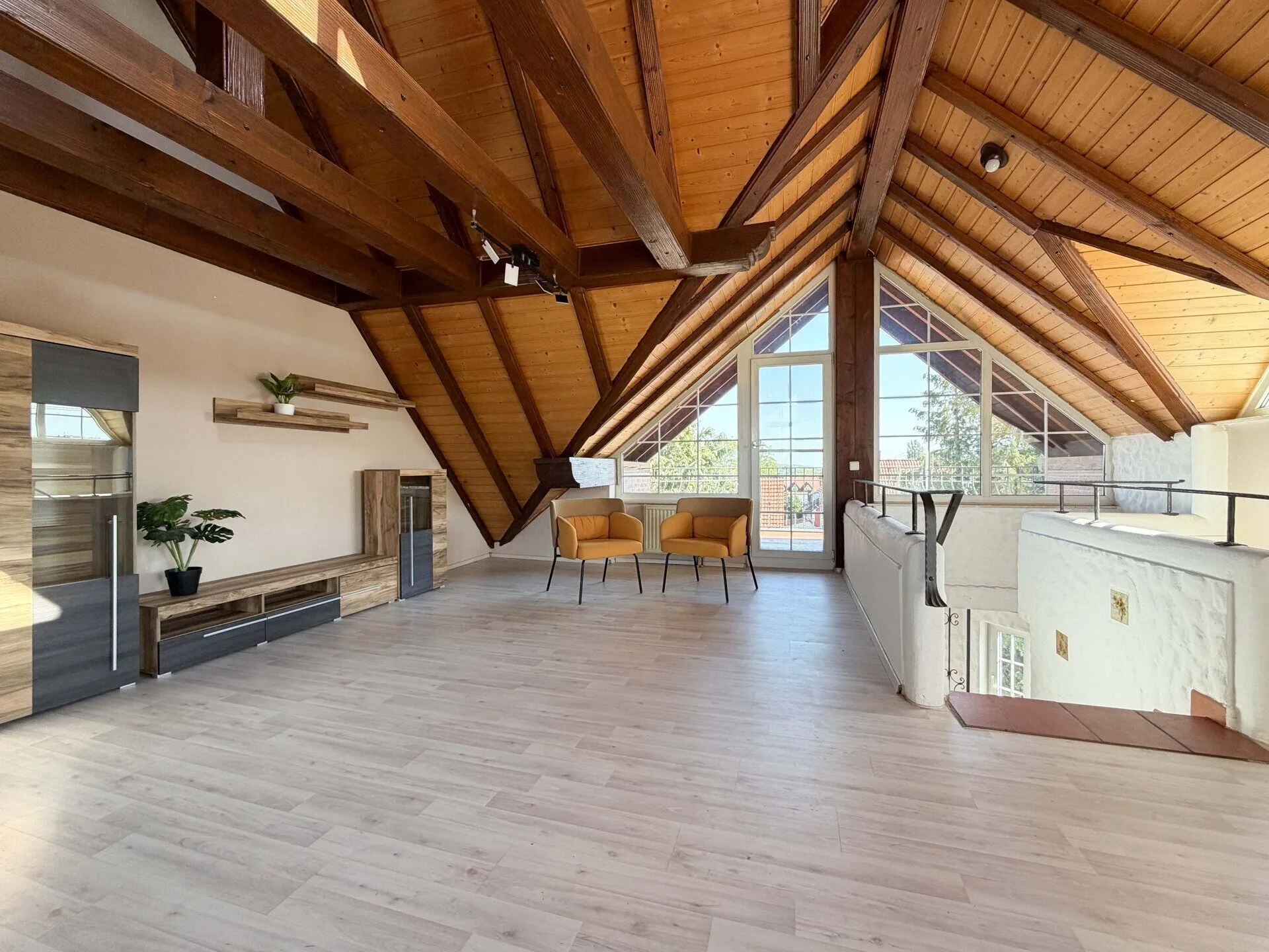 Immobilienangebot - Weil im Schönbuch - Alle - Sofort Kartons packen: 2 Zimmer auf ca. 59 m².
Luftig & hell mit XL-Stauraum, Balkonen und
Garage