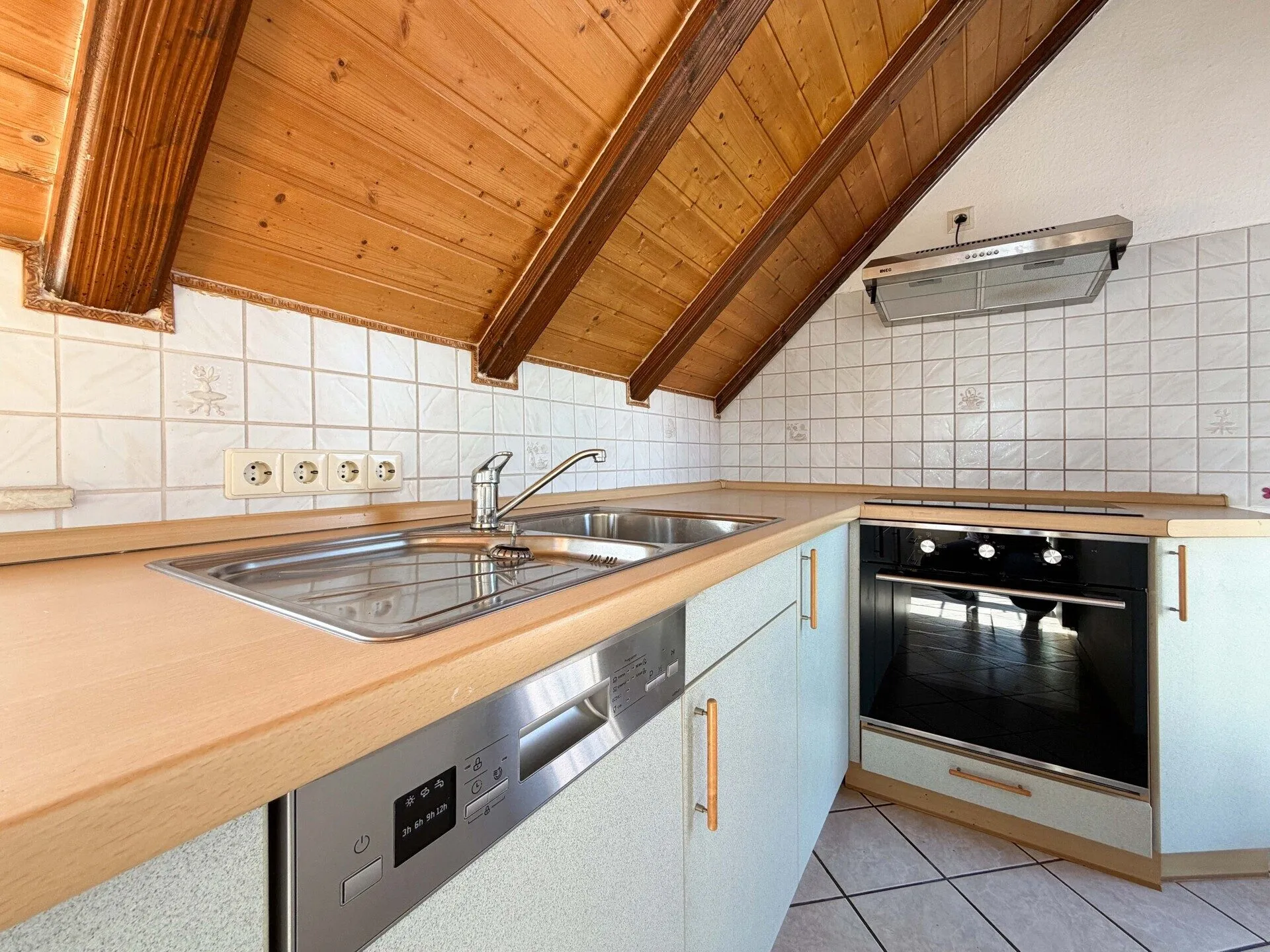 Immobilienangebot - Weil im Schönbuch - Alle - Sofort Kartons packen: 2 Zimmer auf ca. 59 m².
Luftig & hell mit XL-Stauraum, Balkonen und
Garage